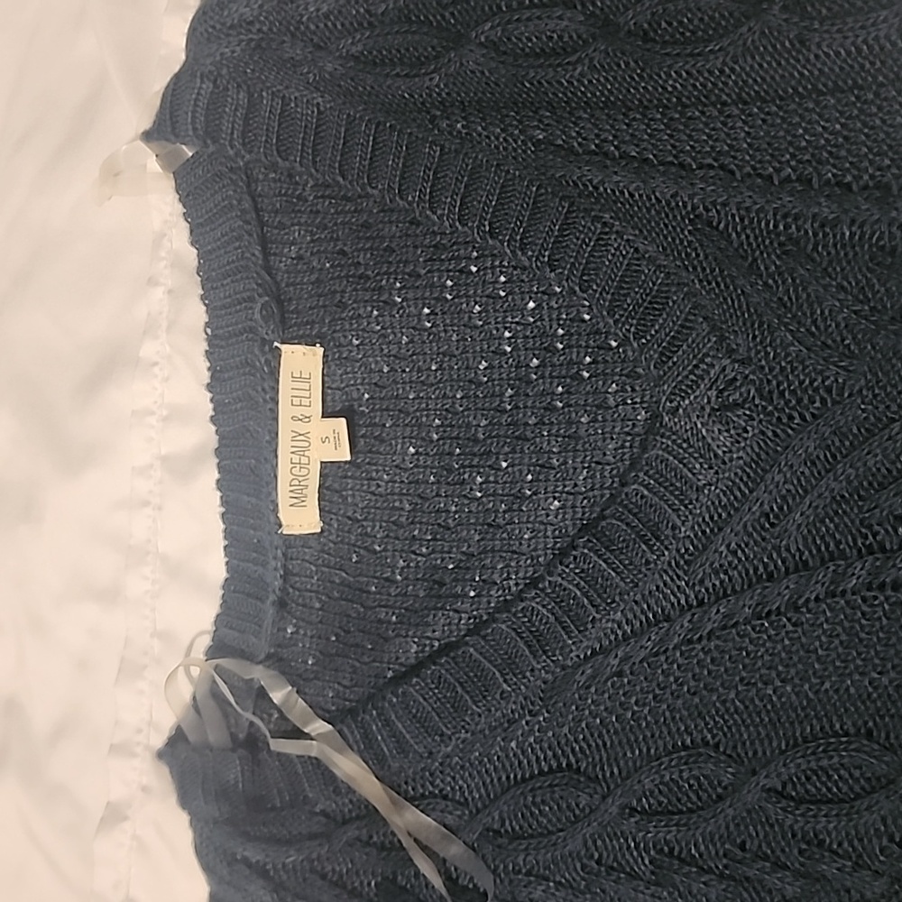 Lightweight 3/4 sleeve top - Picture 2 of 4